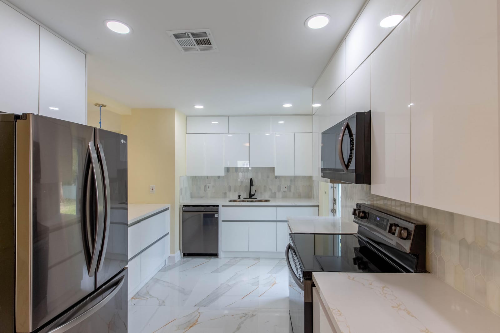 405 NE 24th Avenue, Pompano Beach, FL 33062 photo 11