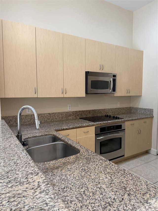 16102 Emerald Estates Drive 103, Weston, FL 33331