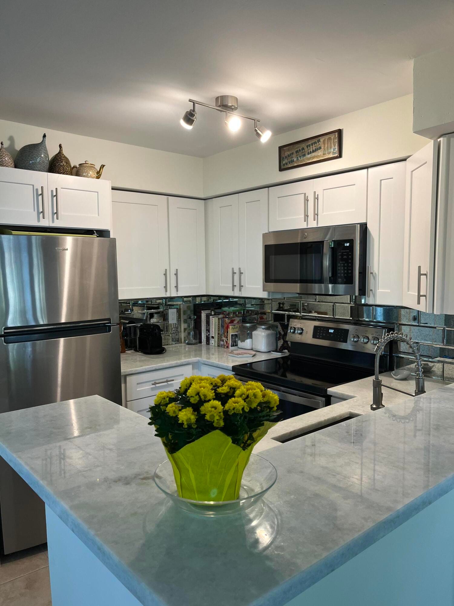 1001 Crystal Way A — photo 1