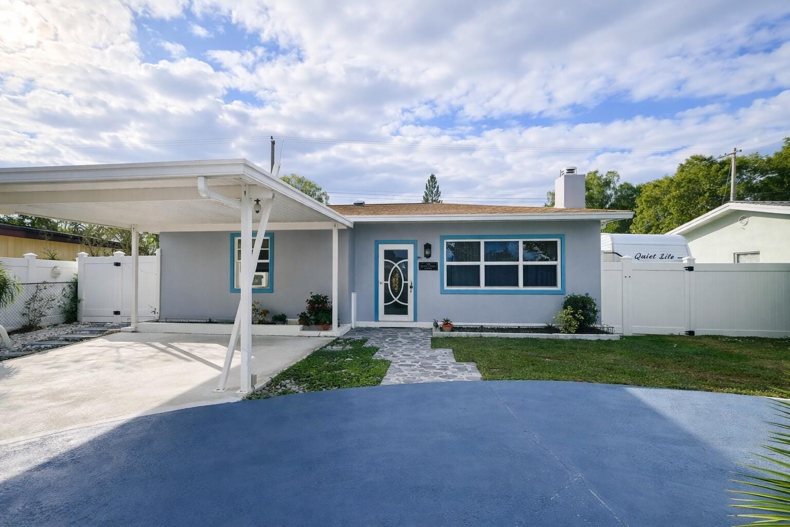 5823 Churchill Circle W, West Palm Beach, FL 33405
