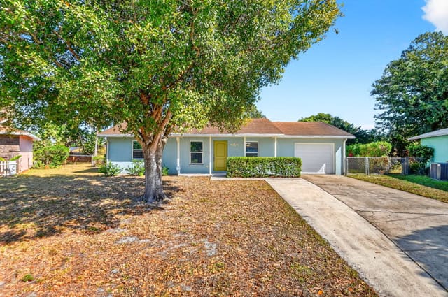 1120 Cameo Circle, sold in Cam Estates, West Palm Beach, FL