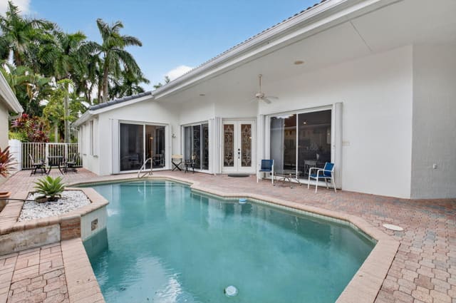 6032 Rossmoor Lakes Court, sold in Club at Indian Lakes, Boynton Beach, FL