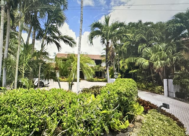 3099 Spanish River Road, Boca Raton, FL 33432