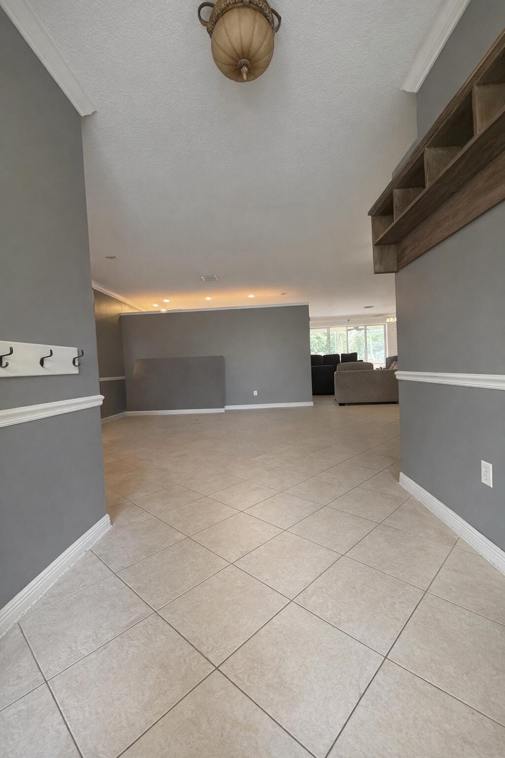 1304 Isleworth Court — photo 3
