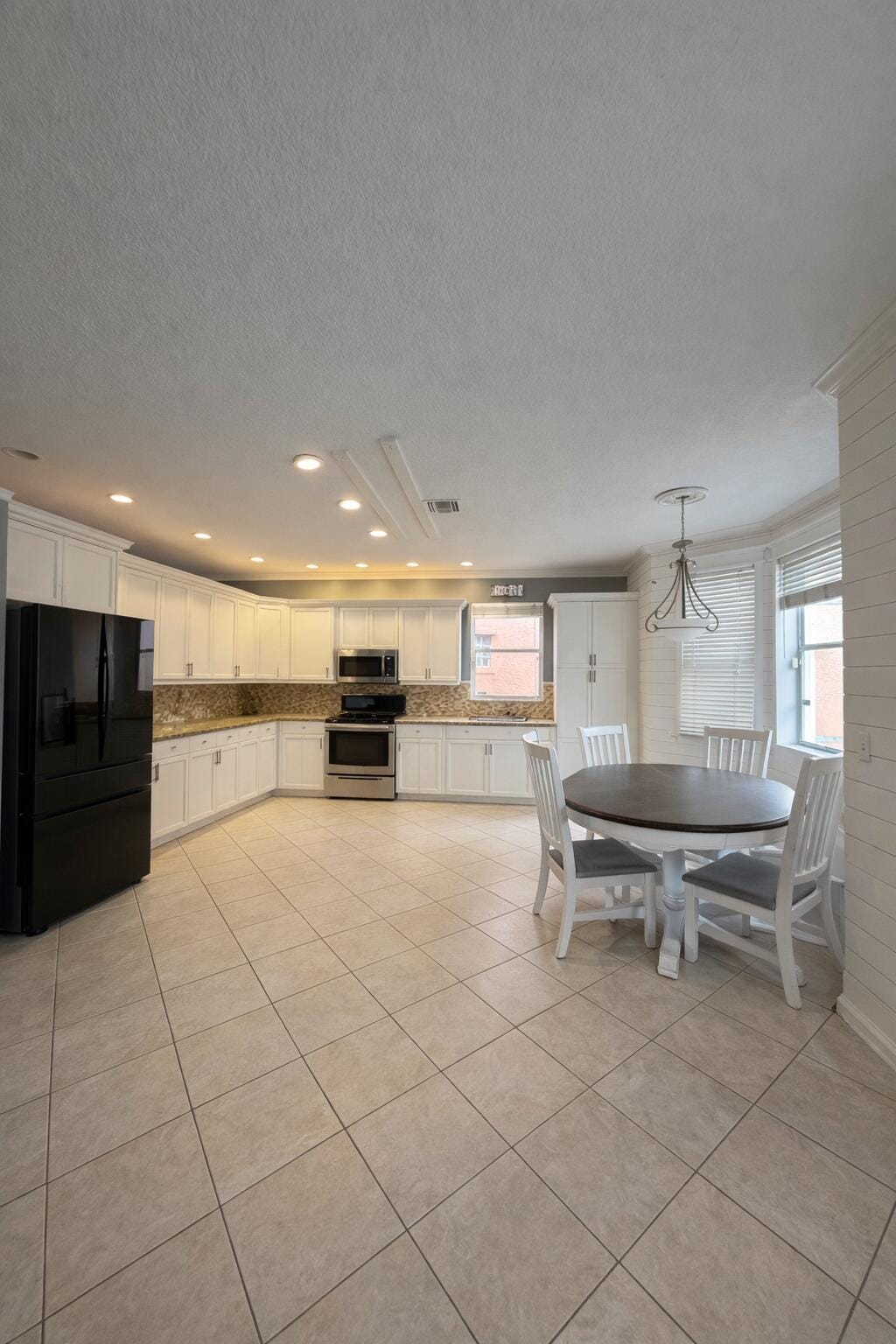 1304 Isleworth Court — photo 5