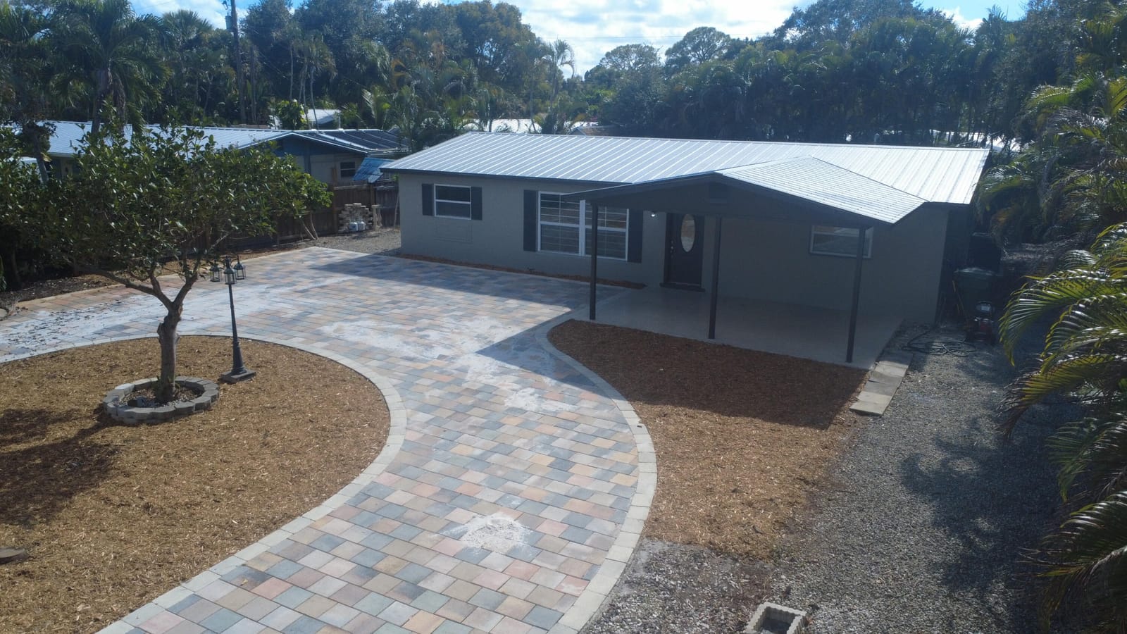 507 SW North River Point Drive — photo 2