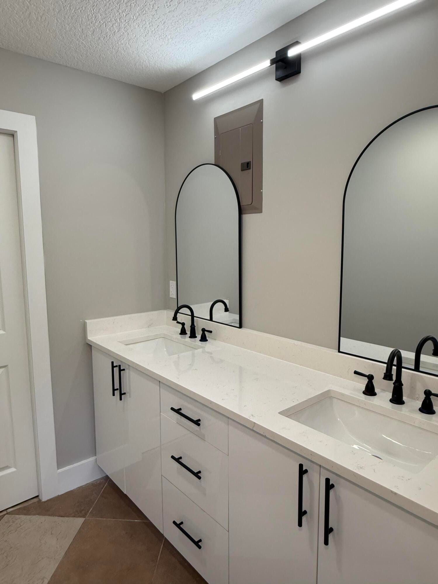 507 SW North River Point Drive — photo 9
