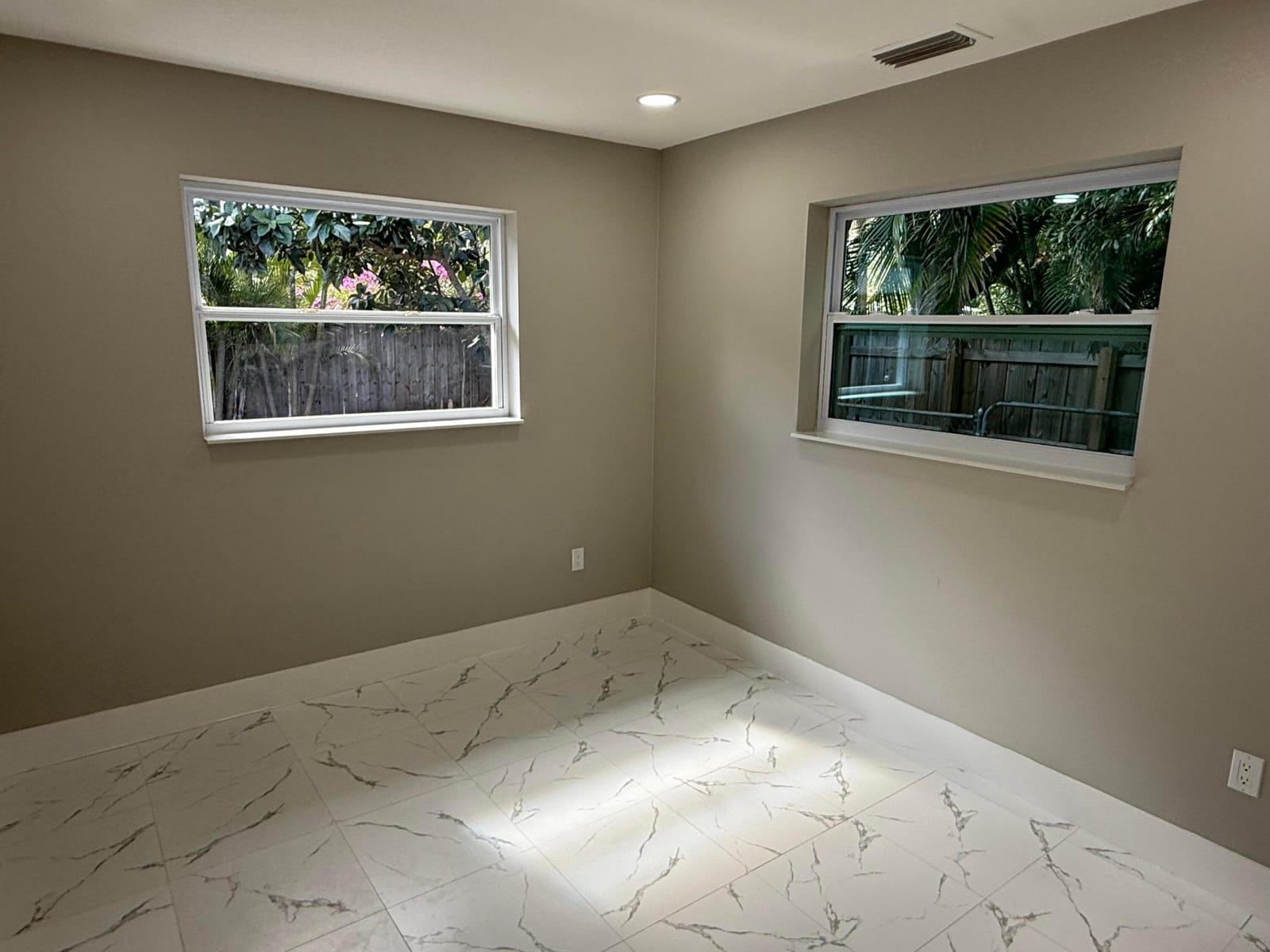 507 SW North River Point Drive — photo 10