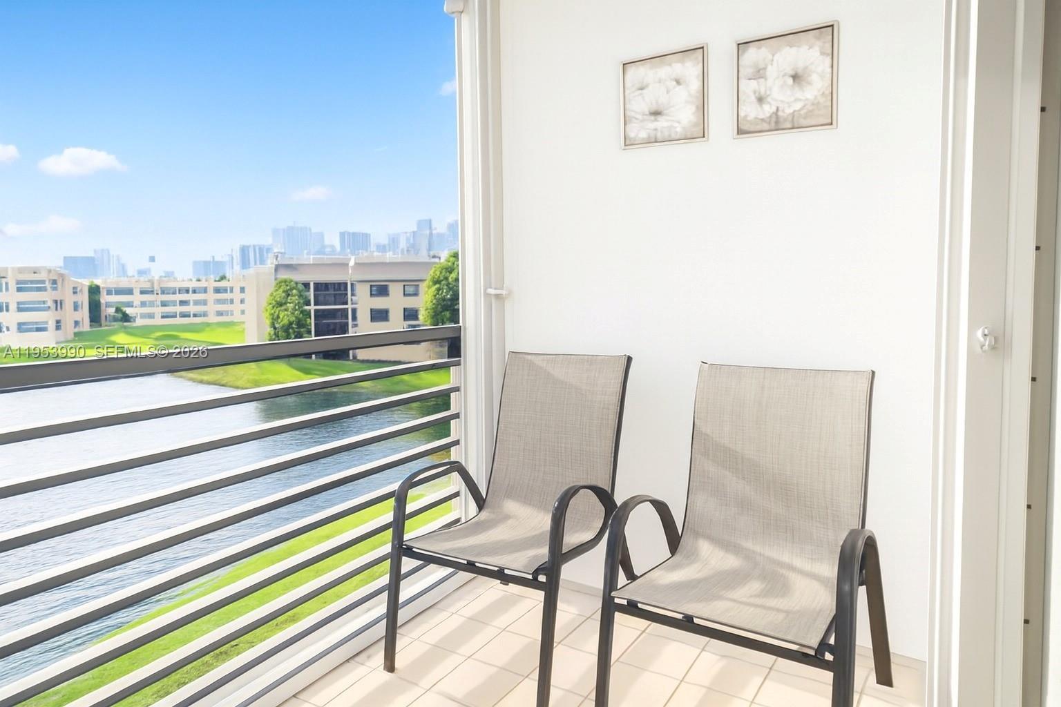 10405 Sunrise Lakes Boulevard 311, Sunrise, FL 33322, Sunrise