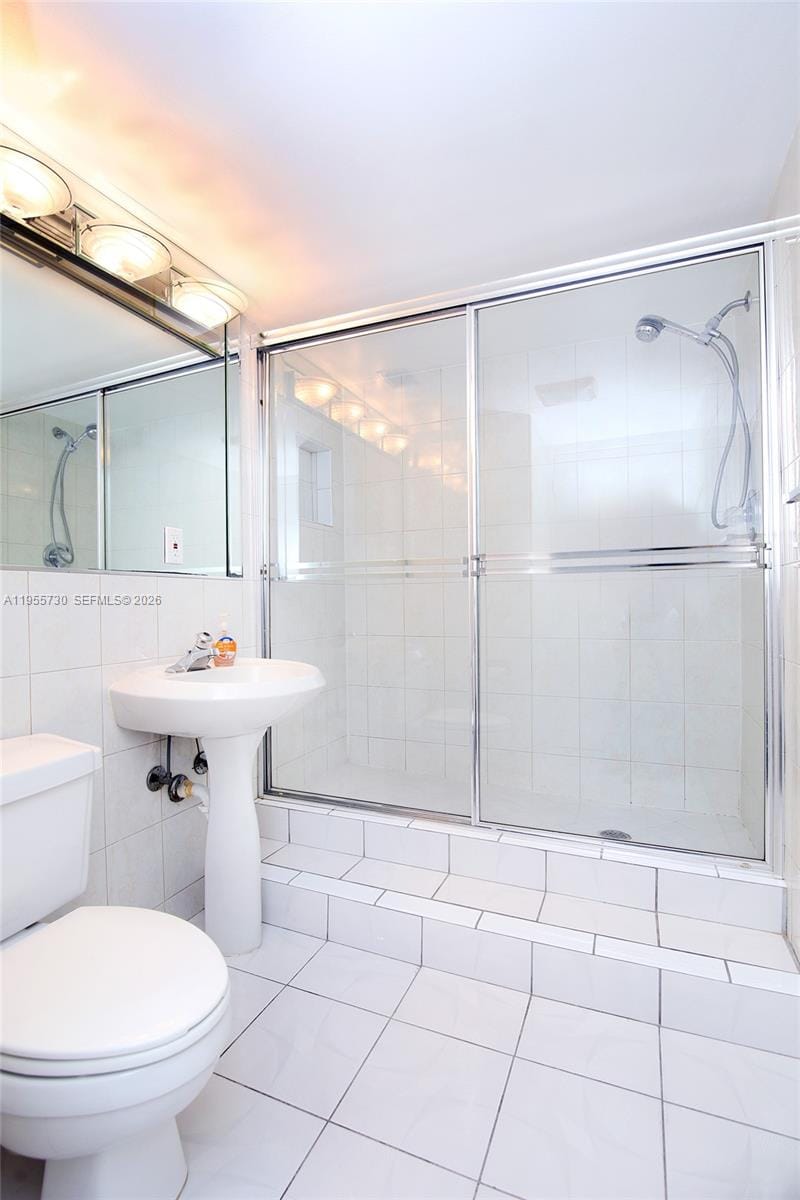 2555 Collins Avenue 1804 — photo 11