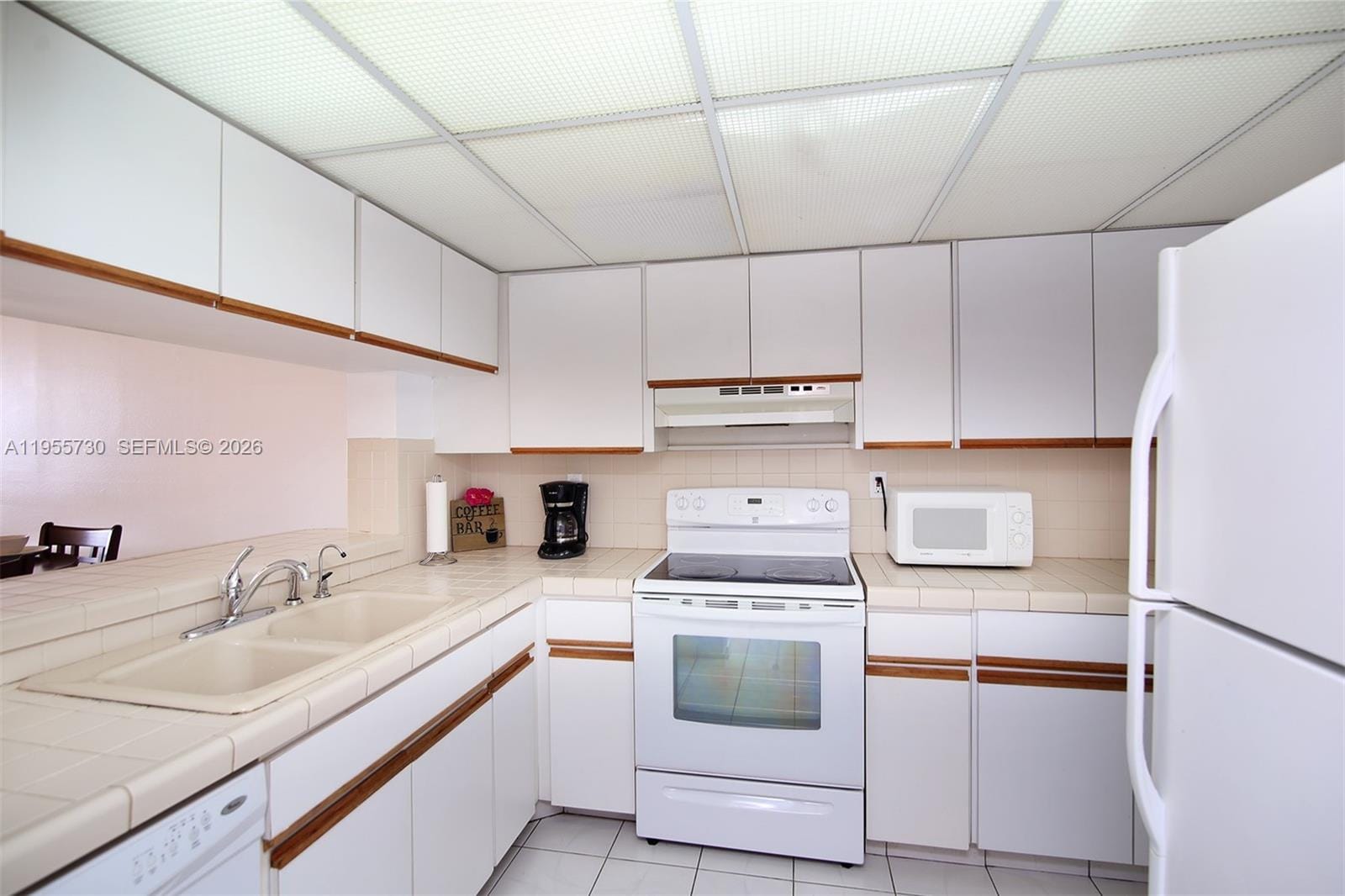 2555 Collins Avenue 1804 — photo 5