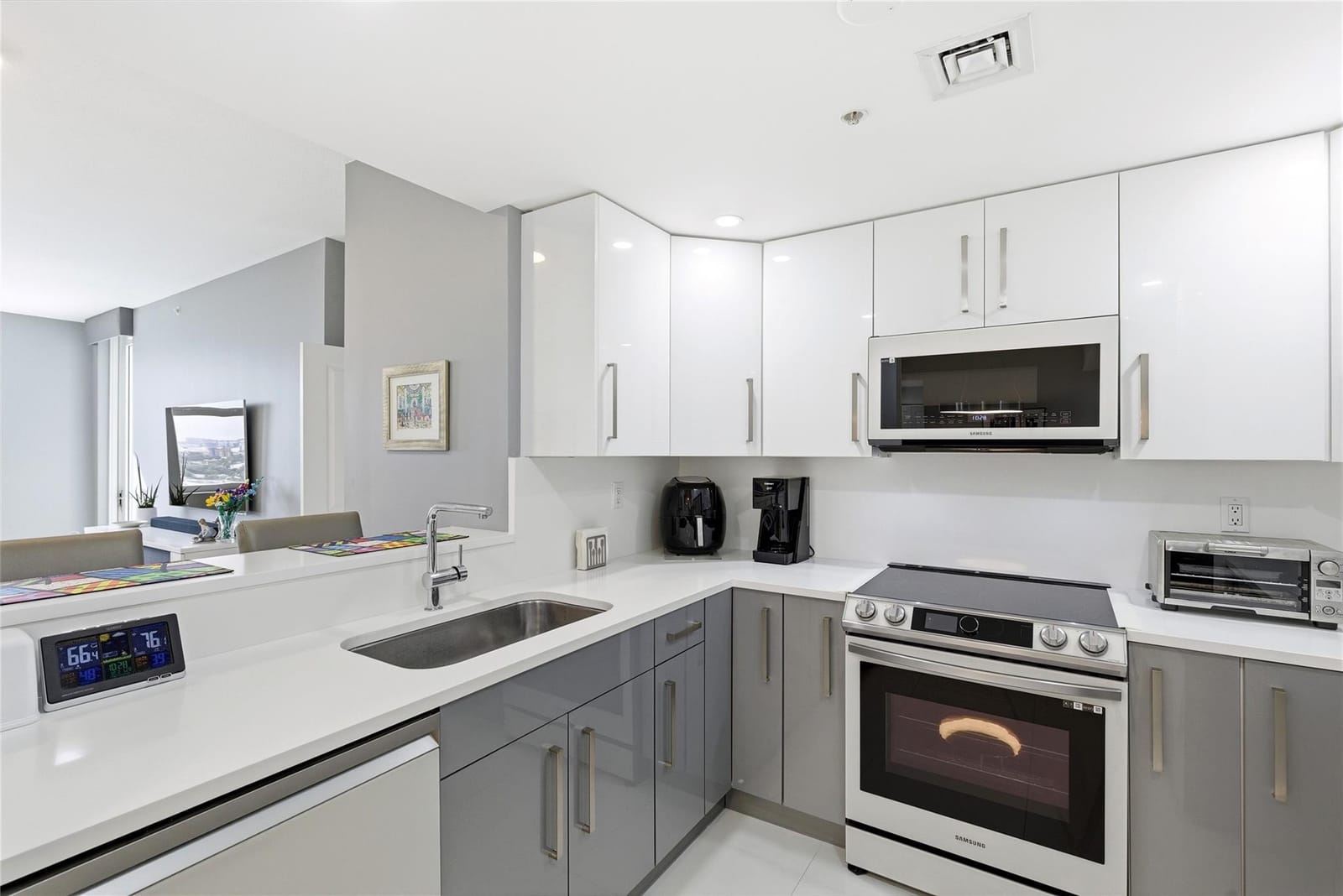 511 SE 5th Avenue 1811, Fort Lauderdale, FL 33301 photo 2