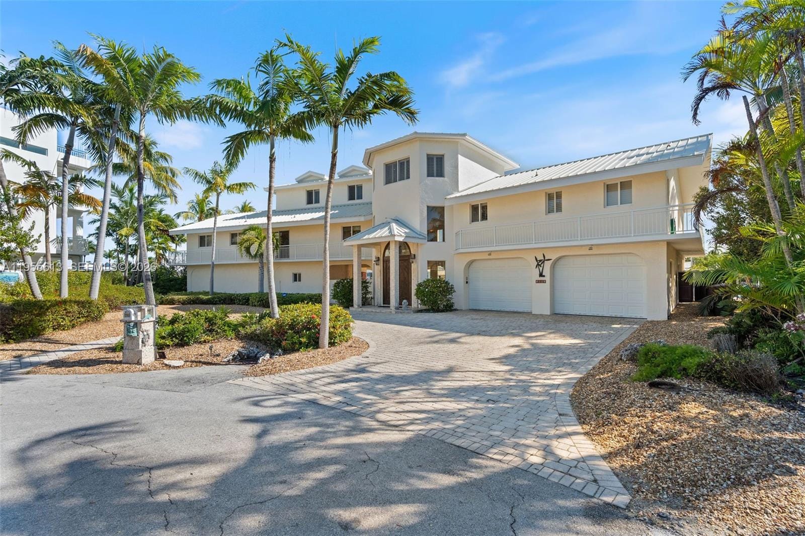 44 W Plaza Del Lago, FL 33036