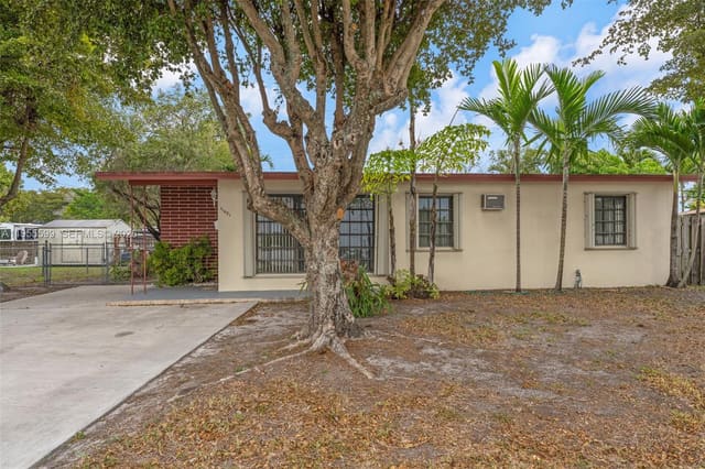 11401 SW 57th Street, sold in Westwood Lake 8th Addn, Miami, FL
