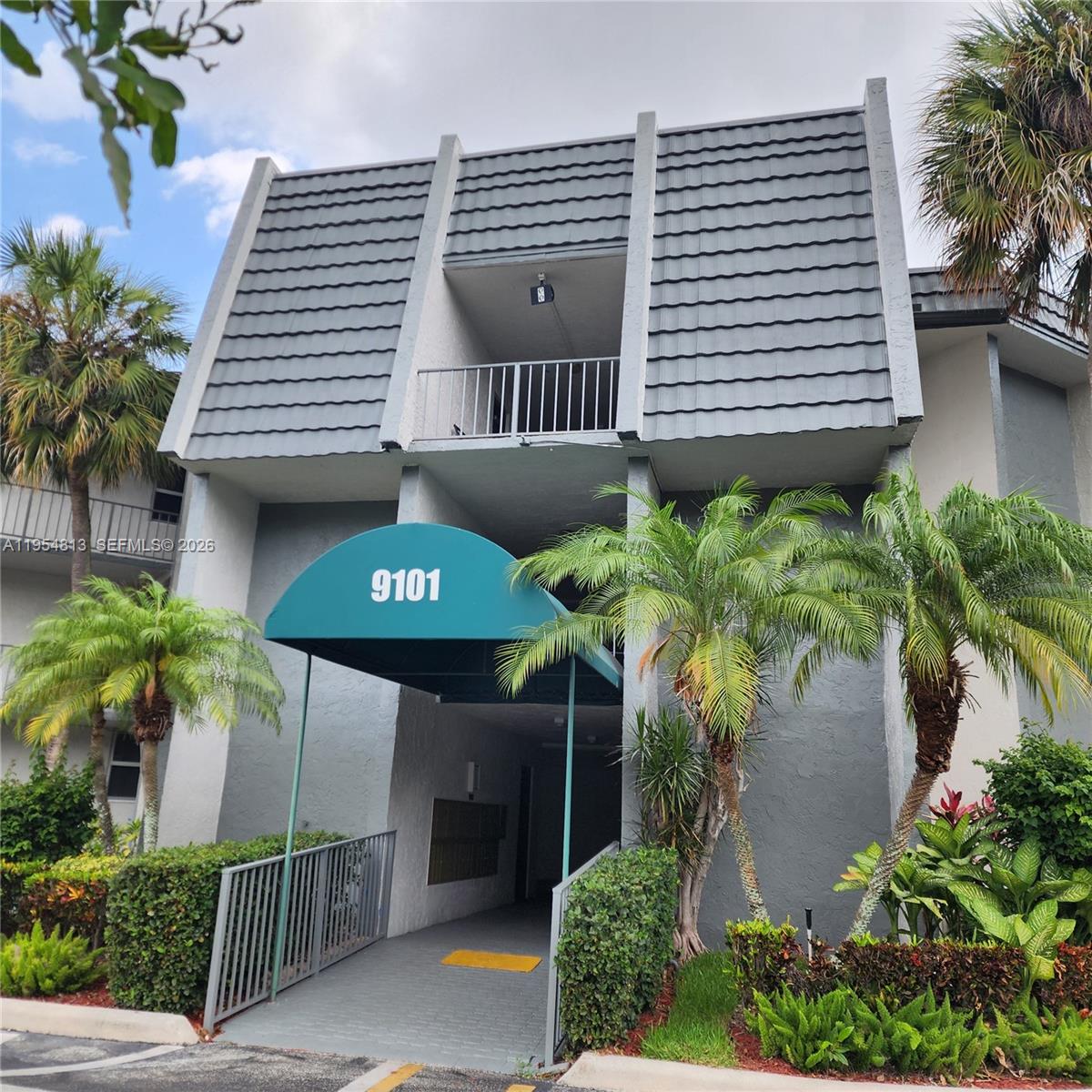 9101 Lime Bay Boulevard 305, Tamarac, FL 33321, Tamarac