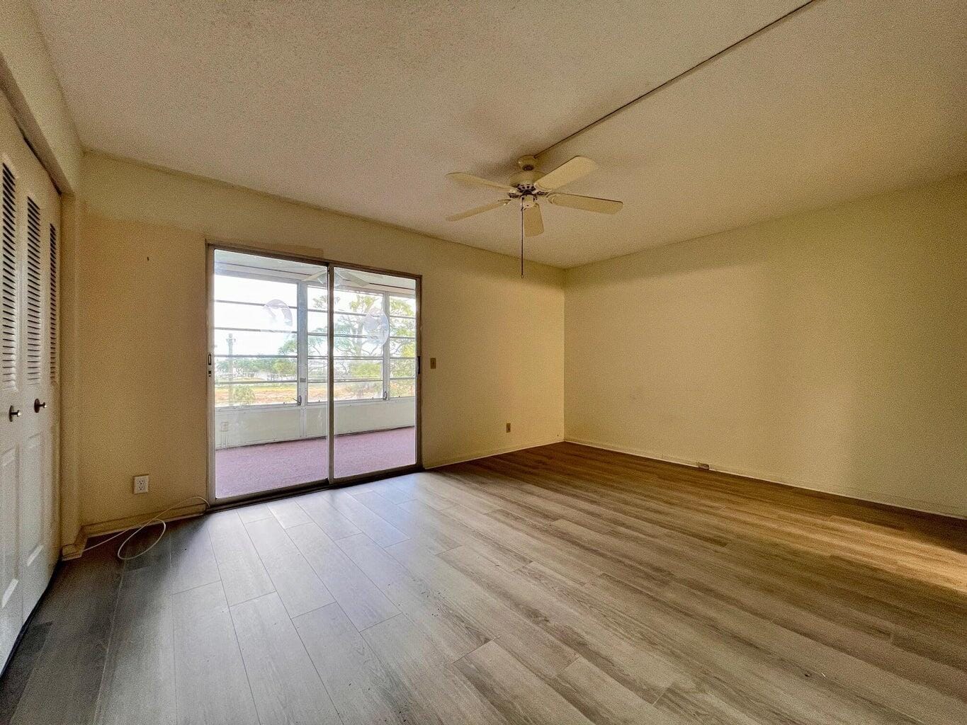 434 Southampton B — photo 4