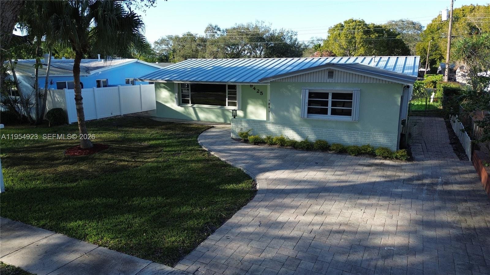 9425 SW 51st Place, Cooper City, FL 33328