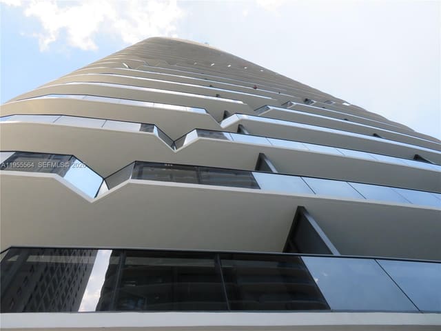 45 SW 9th Street 4606, Miami, FL 33130