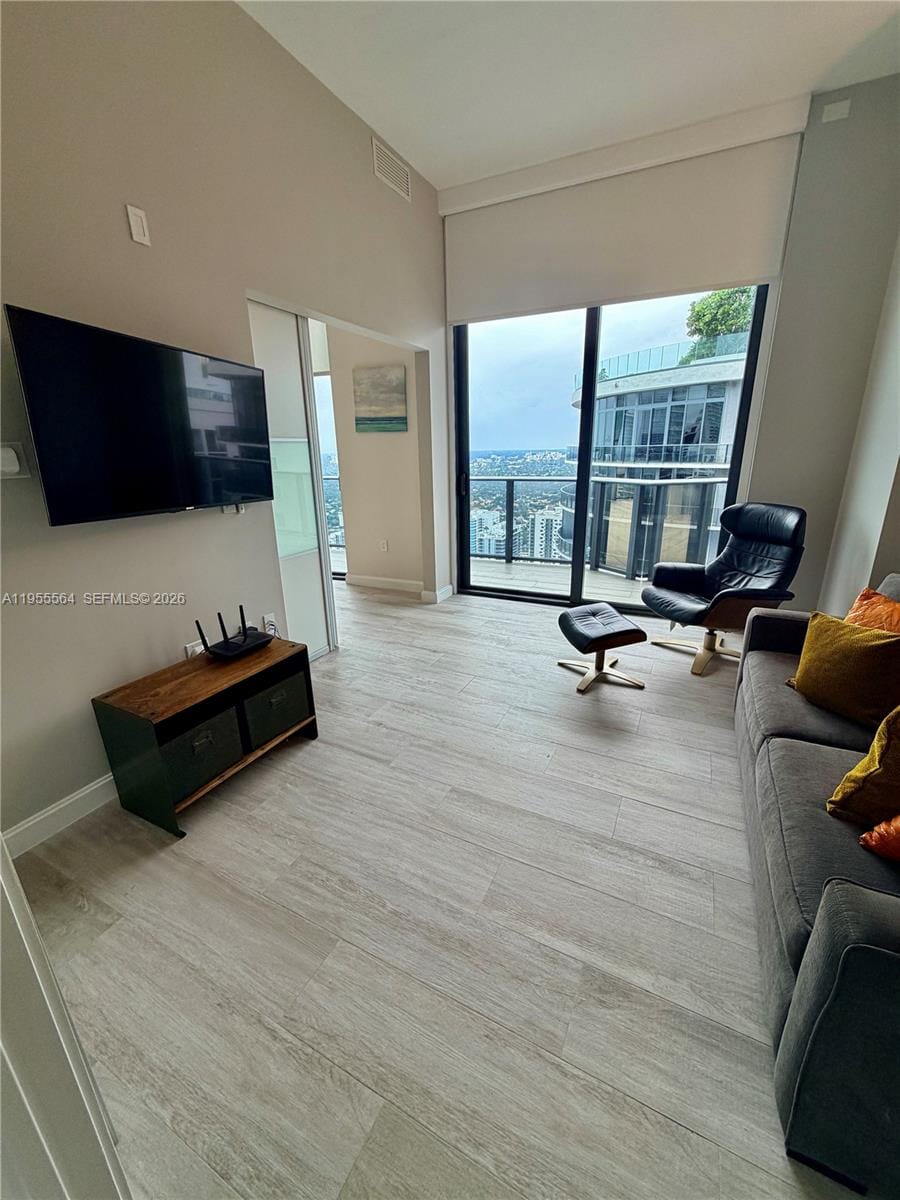 45 SW 9th Street 4606, Miami, FL 33130 photo 25