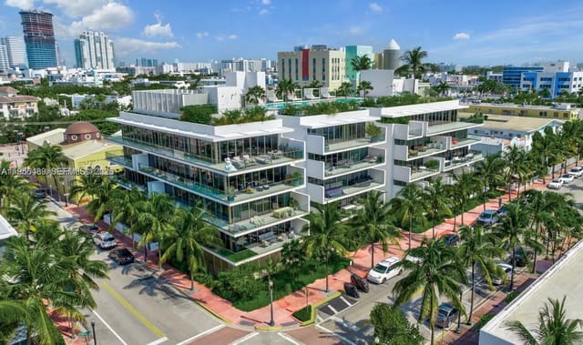 300 E Collins Avenue 2D, sold in 300 Collins Condo, Miami Beach, FL