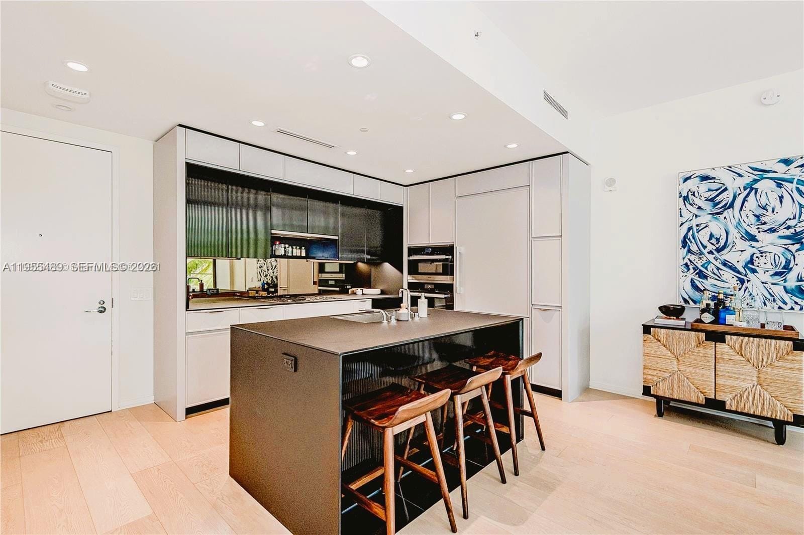 300 E Collins Avenue 2D, Miami Beach, FL 33139 photo 12