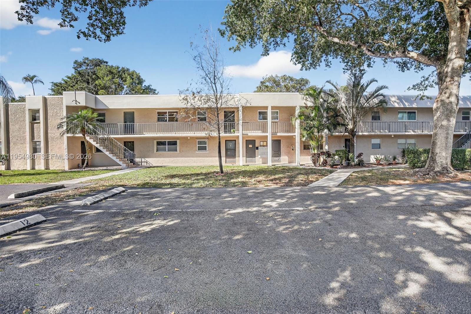 8523 Old Country Manor 520, Davie, FL 33328