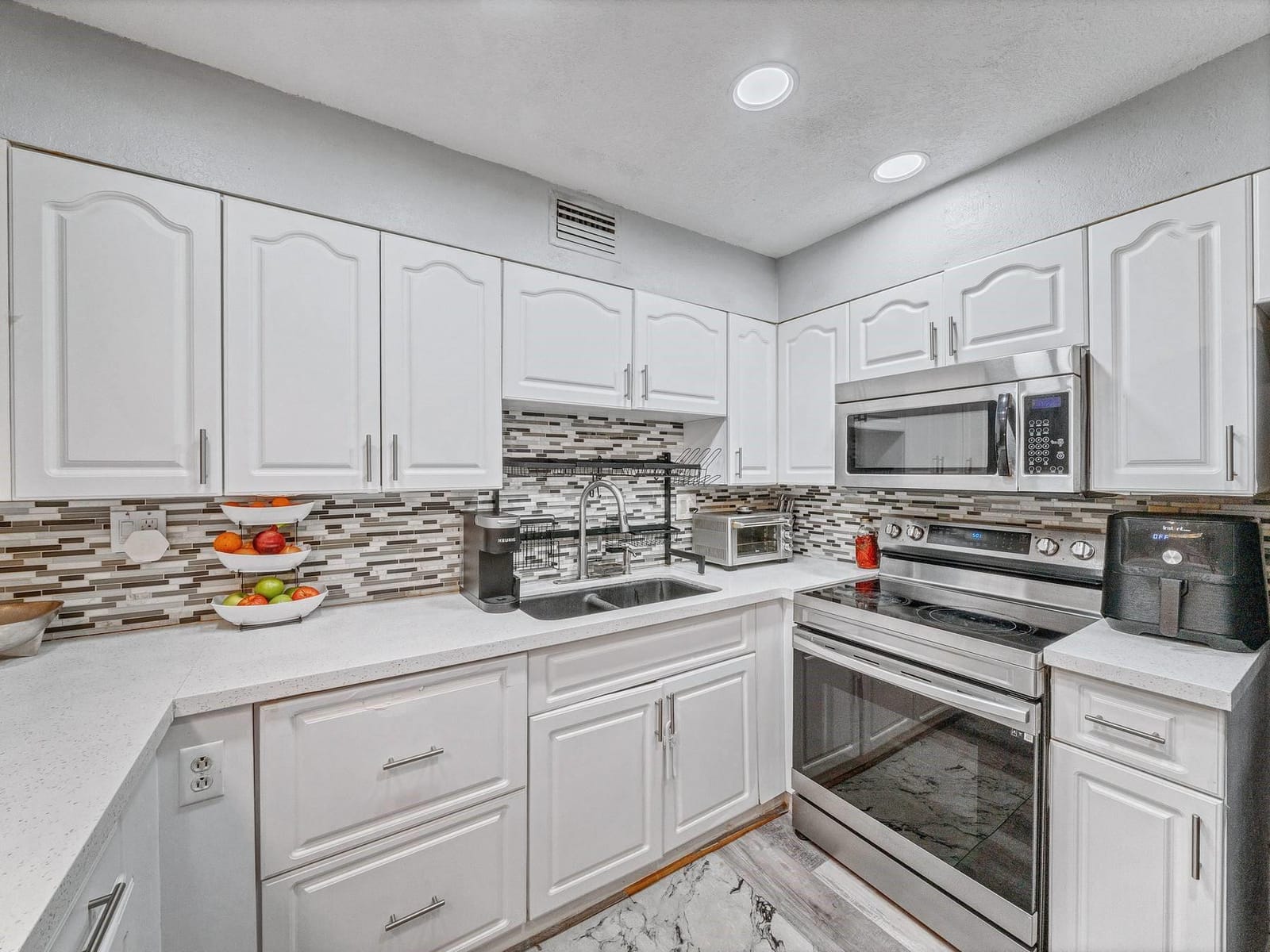 2501 NW 98th Way — photo 6