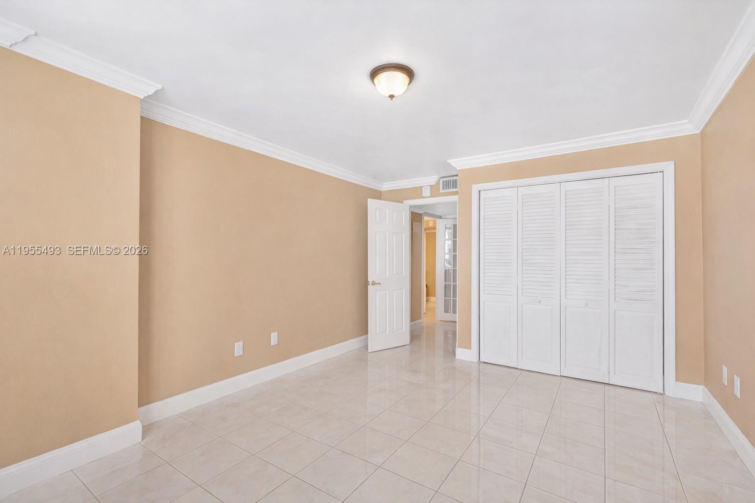 6039 Collins Avenue 1206 — photo 10