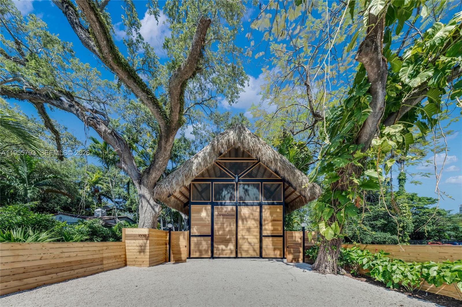 1000 NW 9th Court — photo 3