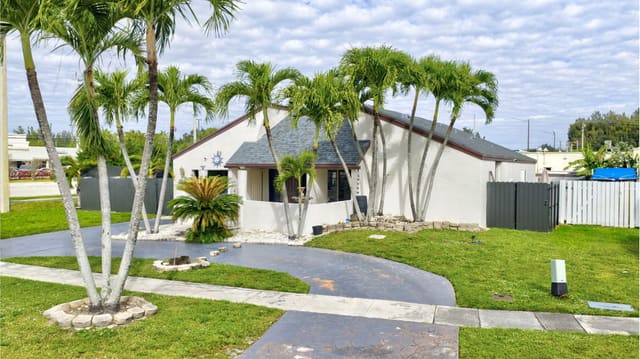 9511 SW 49 Street, Cooper City, FL 33328