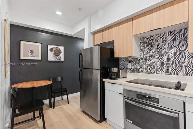 810 7th Street 102, Miami Beach, FL 33139