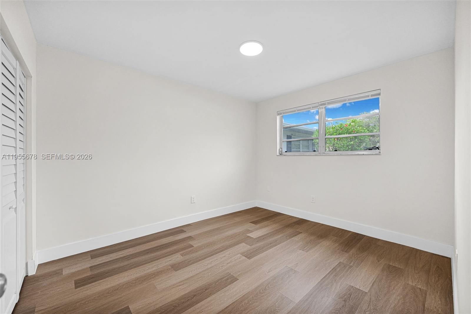 11812 NE 14th Avenue — photo 11