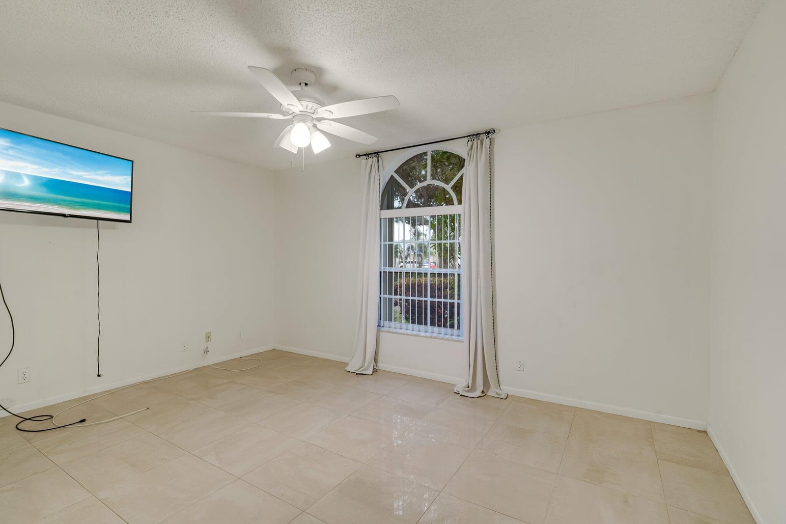 6209 Pond Tree Court — photo 3