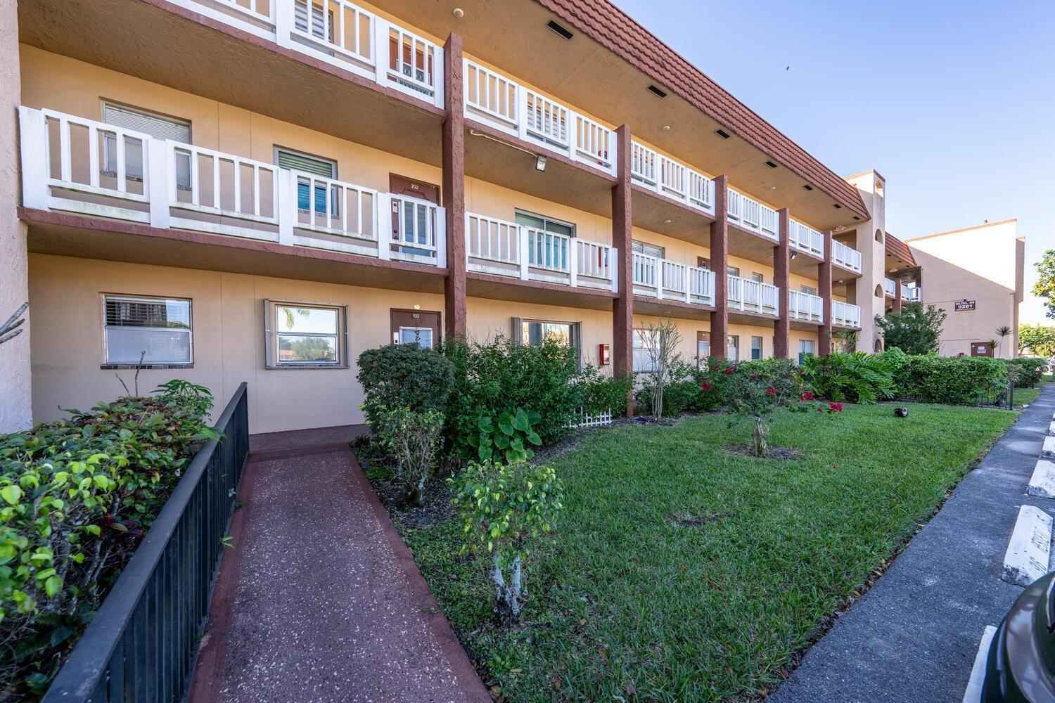 9281 Sunrise Lakes Boulevard 107, Sunrise, FL 33322, Sunrise