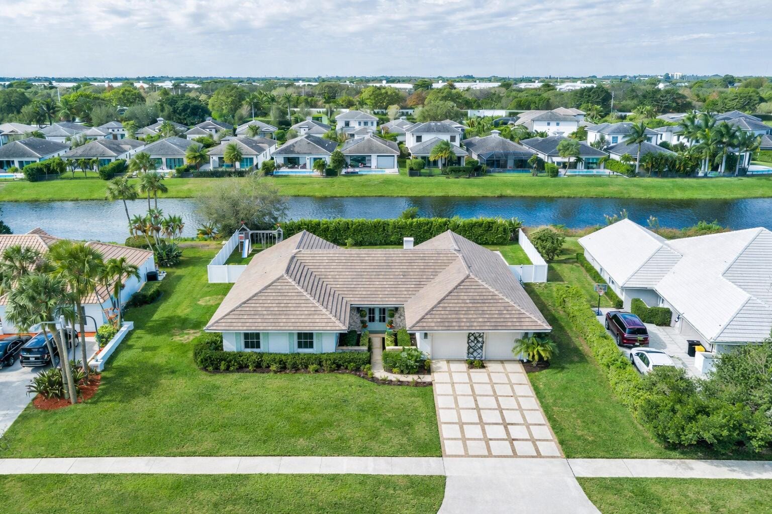 3125 Embassy Drive, West Palm Beach, FL 33401 photo 1