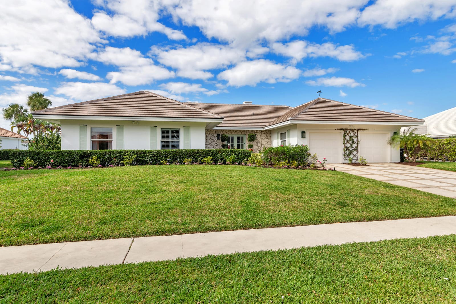 3125 Embassy Drive, West Palm Beach, FL 33401 photo 2