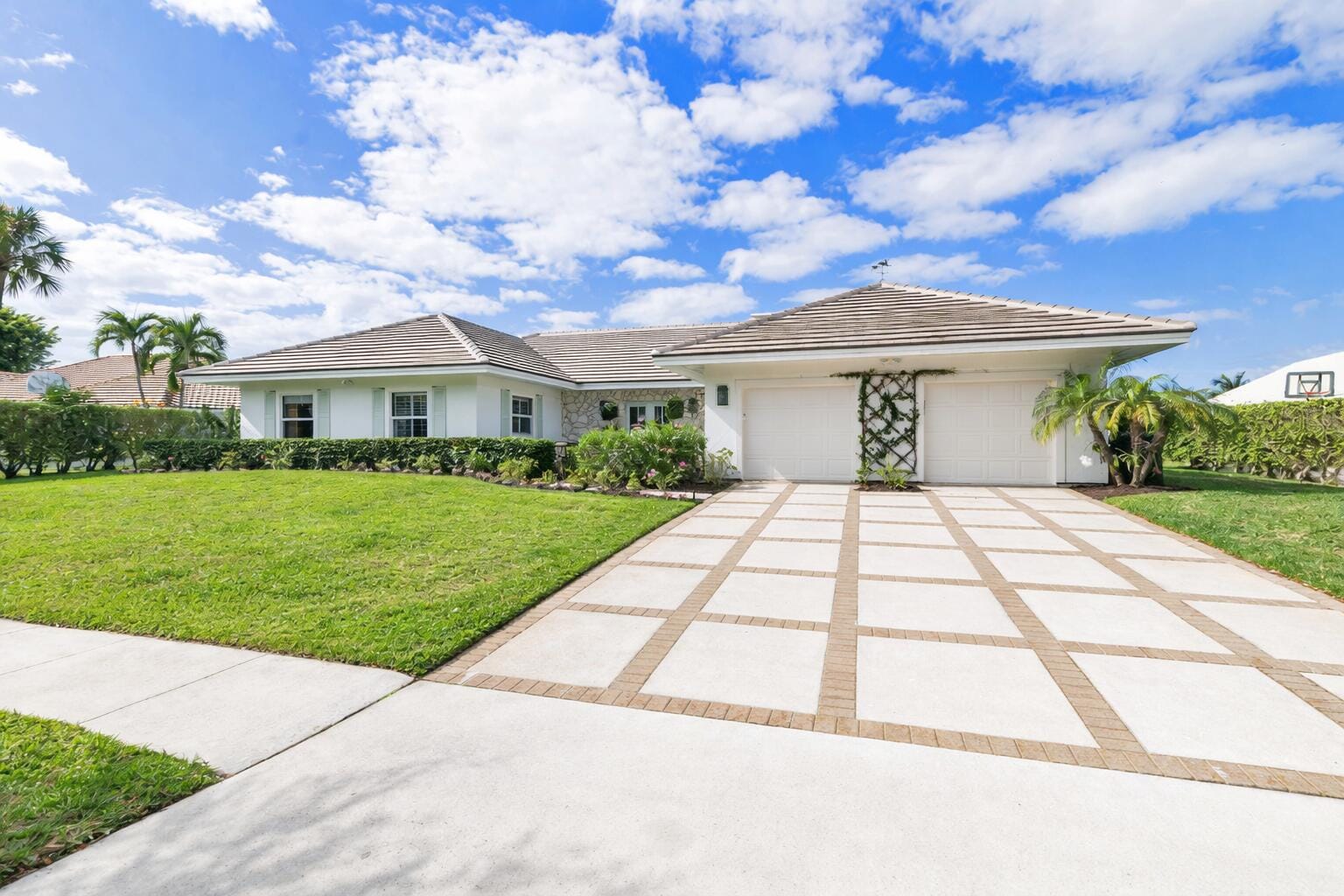3125 Embassy Drive, West Palm Beach, FL 33401 photo 3