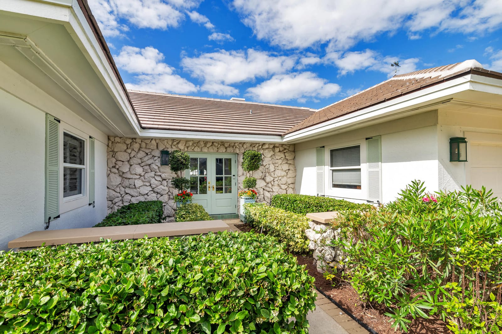 3125 Embassy Drive, West Palm Beach, FL 33401 photo 4