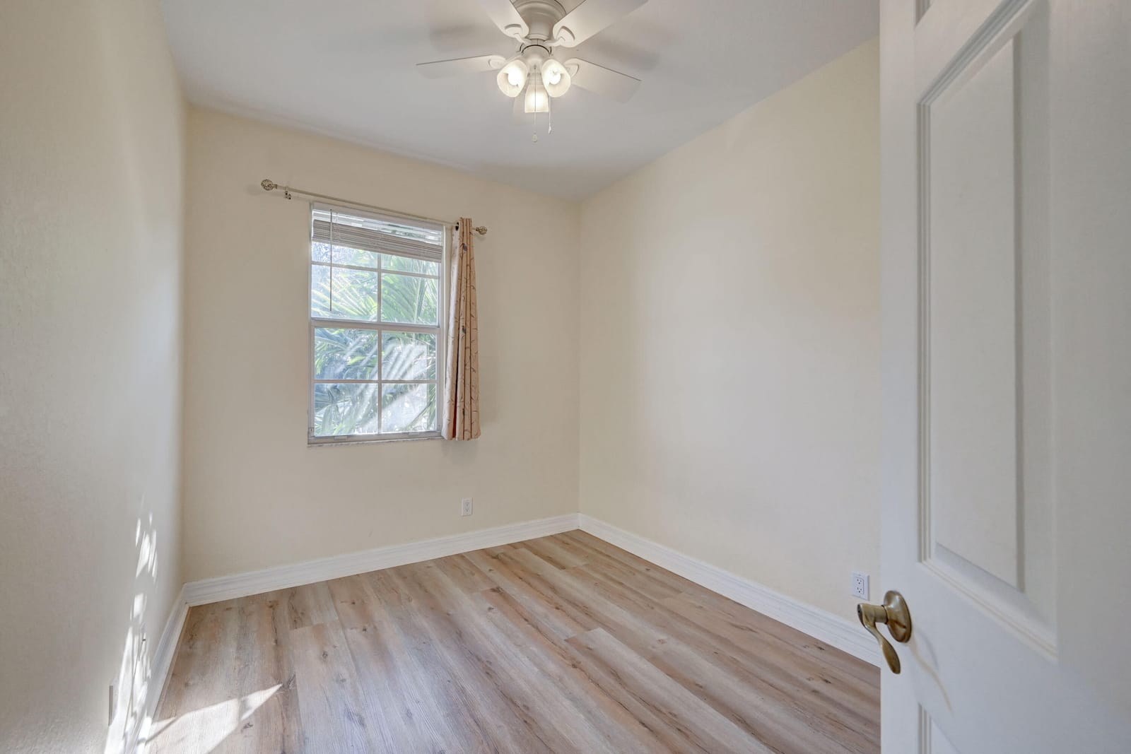 1092 NW 18th Ave Avenue — photo 7