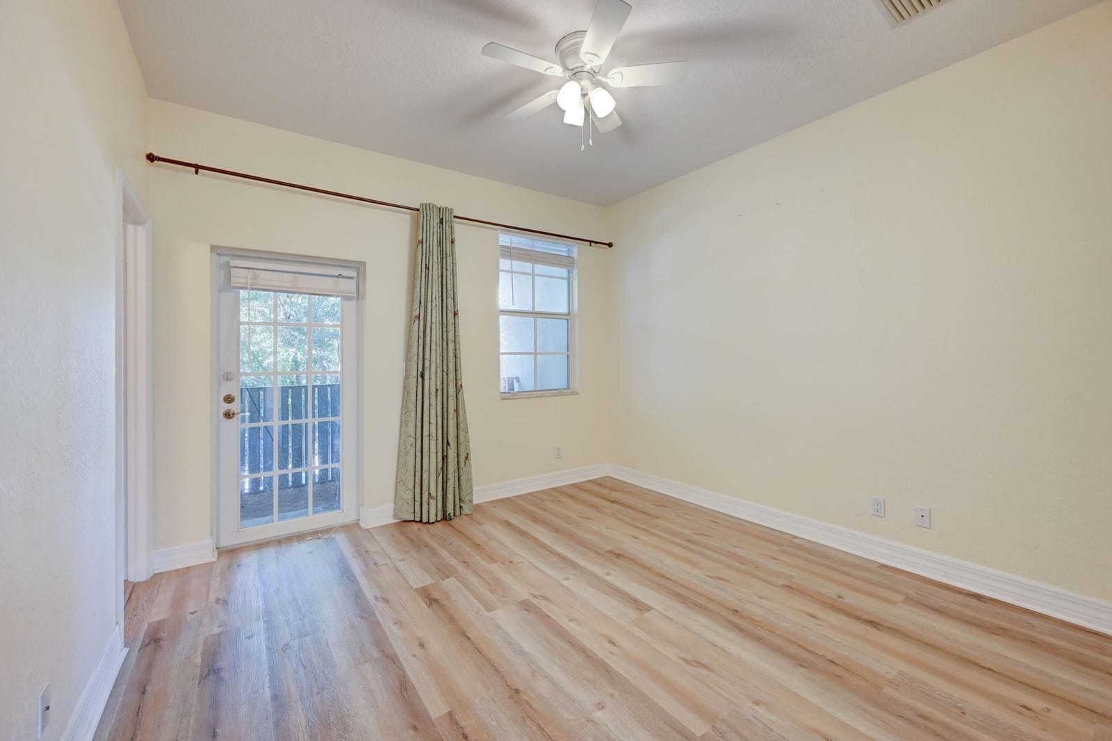 1092 NW 18th Ave Avenue — photo 9