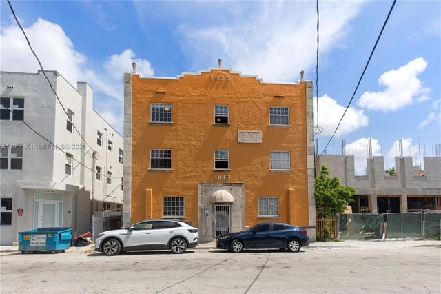 1043 NW 2nd Street 9, Miami, FL 33128