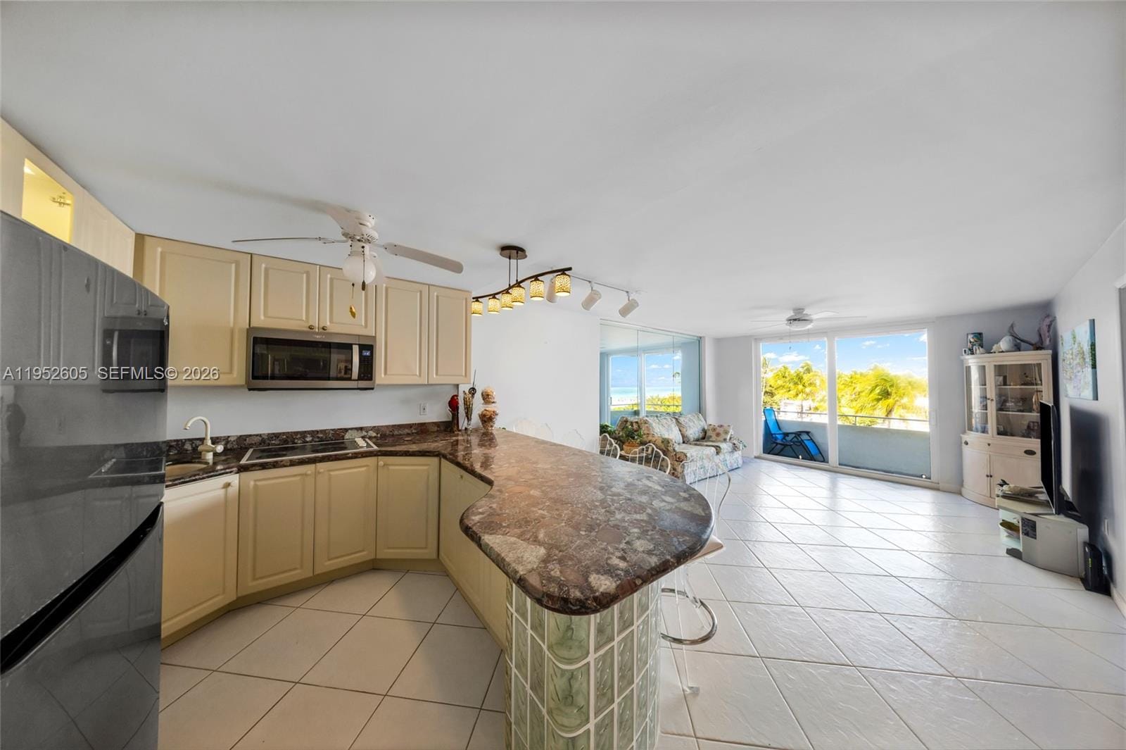 465 Ocean Drive 419 — photo 7