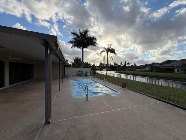 2880 Gettysburg Lane, sold in Saratoga Pointe, West Palm Beach, FL
