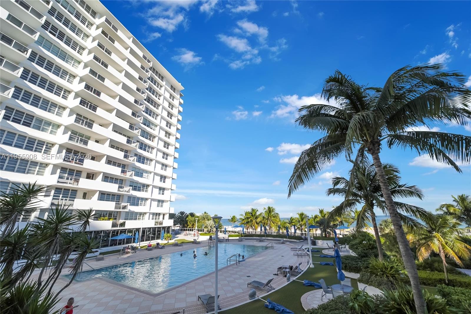 100 Lincoln Road 903 — photo 12