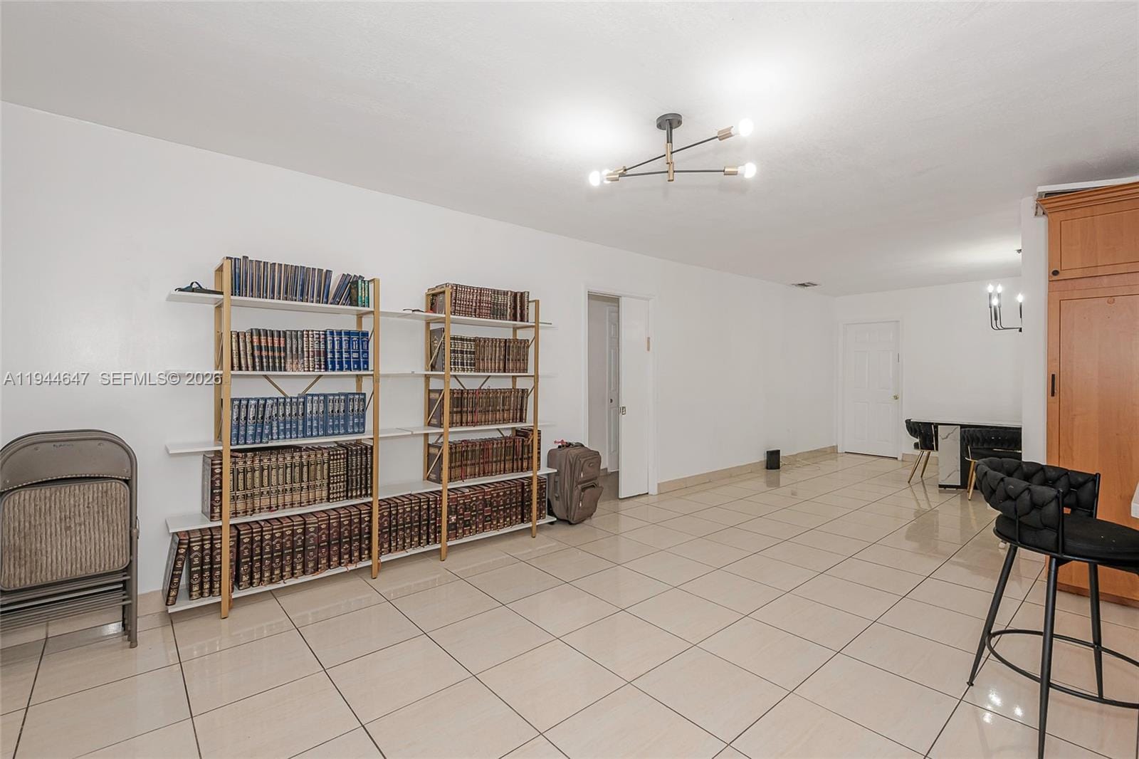 8950 Harding Avenue — photo 6