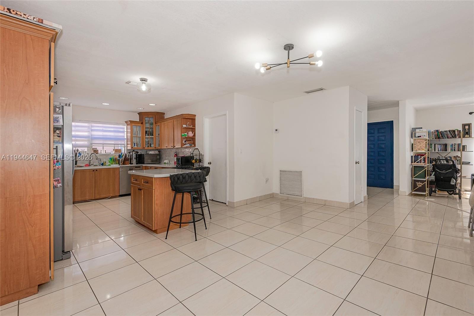 8950 Harding Avenue — photo 7