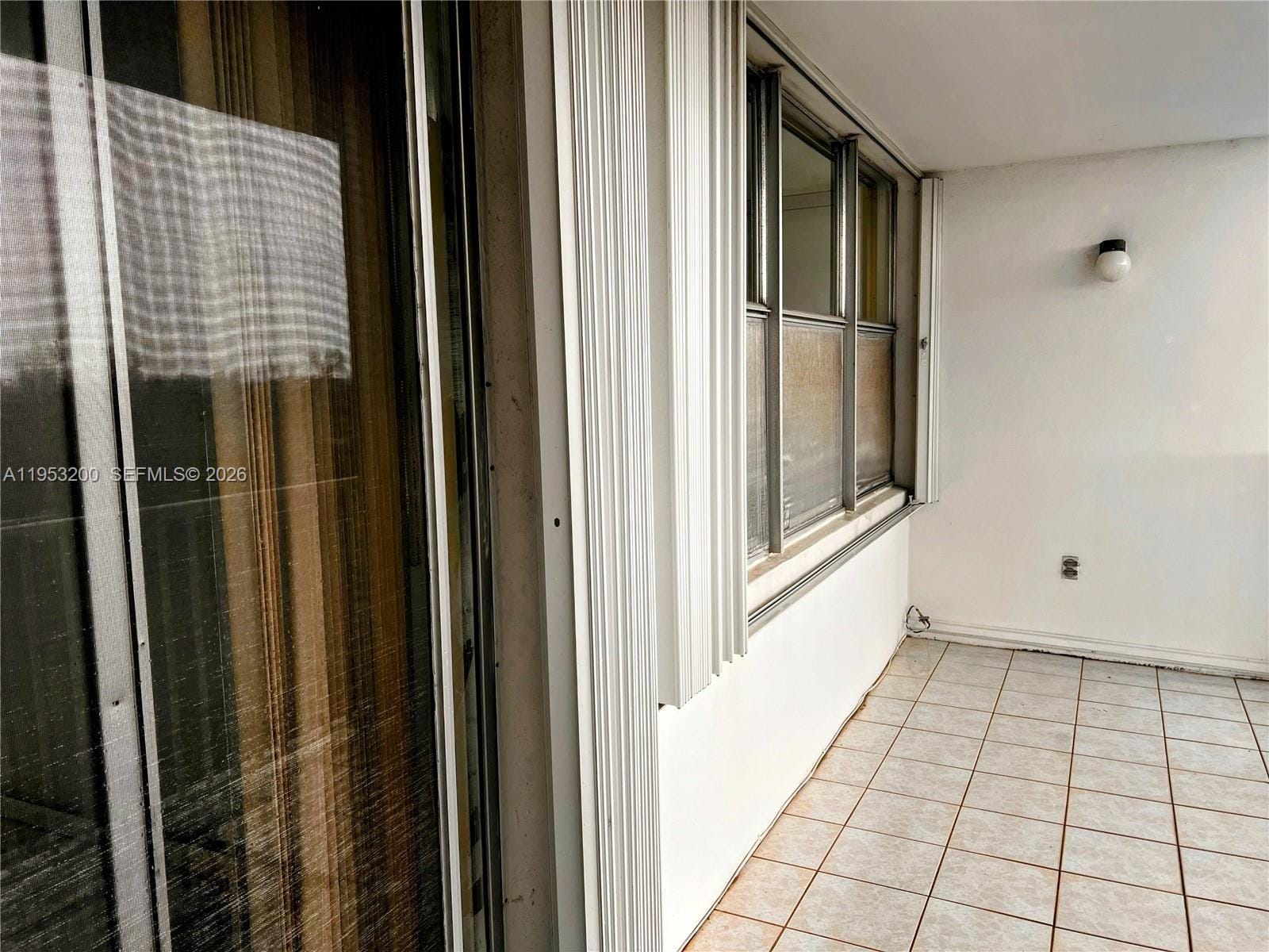 1300 NE Miami Gardens Drive 1001E — photo 2