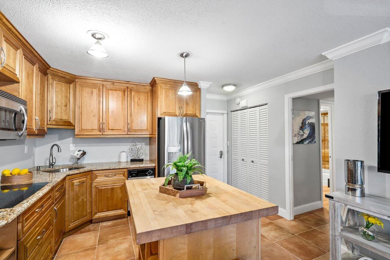 501 Greensward Lane 101-C, Delray Beach, FL 33445 photo 13
