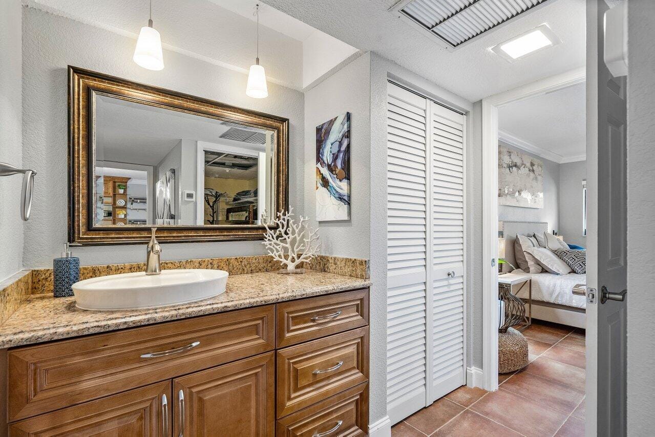 501 Greensward Lane 101-C, Delray Beach, FL 33445 photo 18