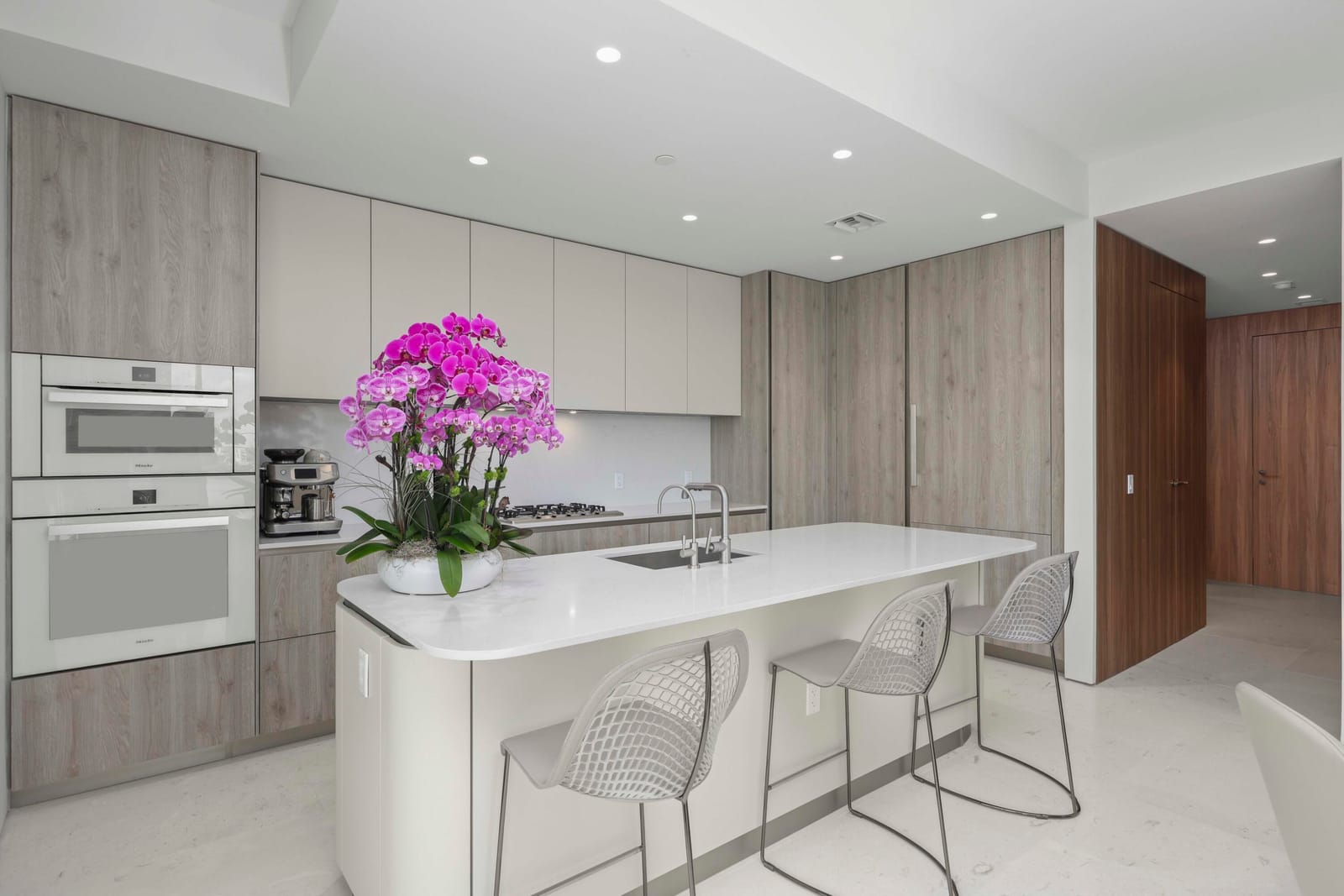 200 Arkona Court 1002 — photo 5